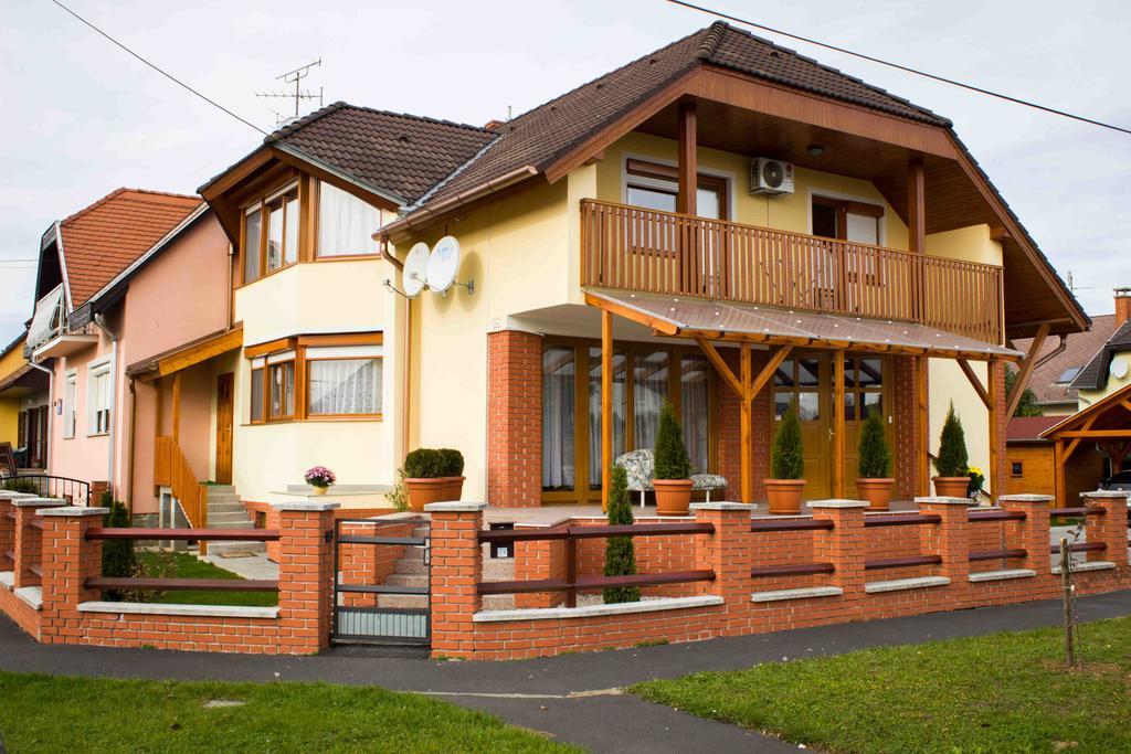 Marina-Buek Apartmanhaz Room photo